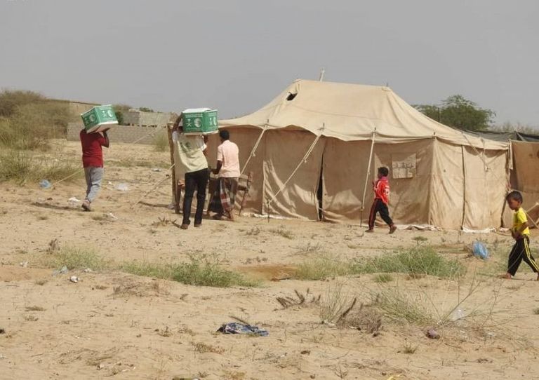 "سلمان للإغاثة" يوزع مساعدات غذائية في محافظتي حجة ولحج اليمنيتين