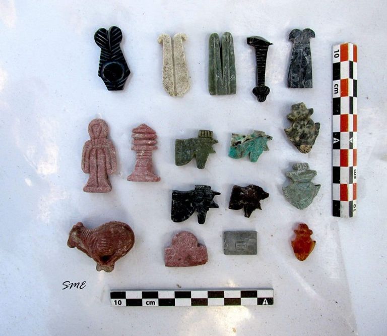 بعض الآثار المكتشفة في محافظة دمياط المصرية