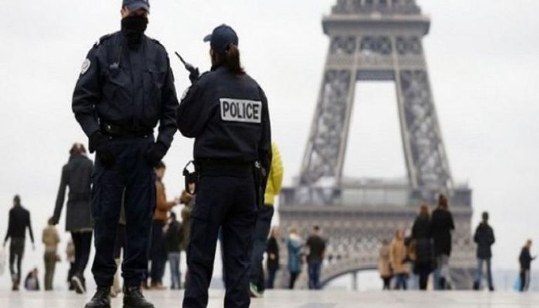 إجراءات أمنية مشددة في باريس استعدادا لاحتفالات العام الجديد - أرشيفية