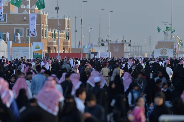 مهرجان الجنادرية يتيح لزواره جولة في أنحاء المملكة خلال 3 ساعات