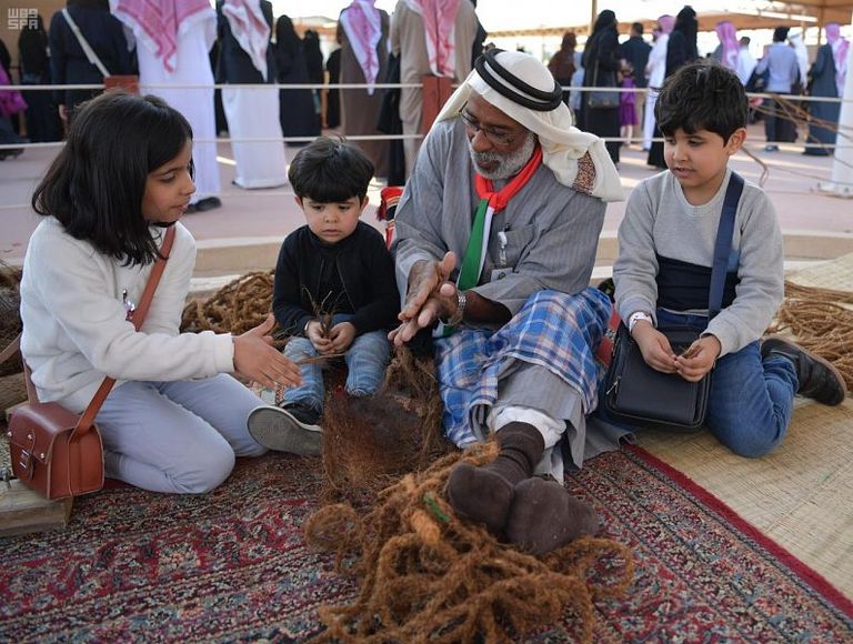 مهرجان الجنادرية يتيح لزواره جولة في أنحاء المملكة خلال 3 ساعات