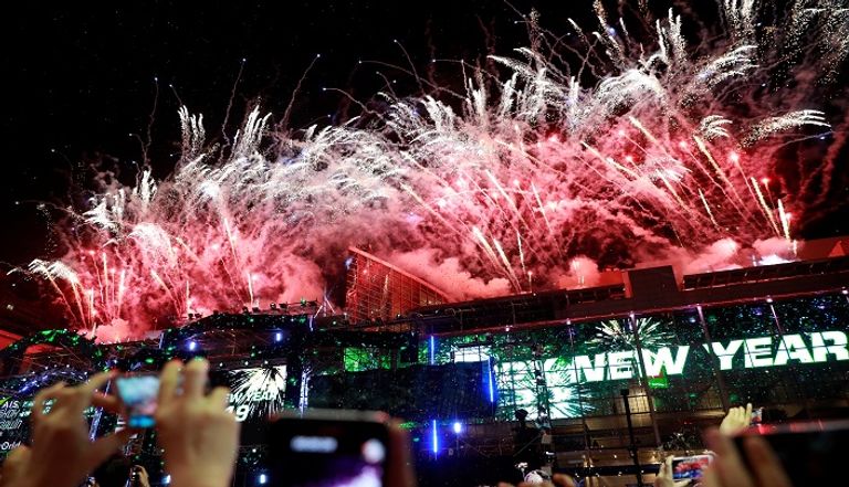 عروض الألعاب النارية في بانكوك احتفالا بالعام الجديد