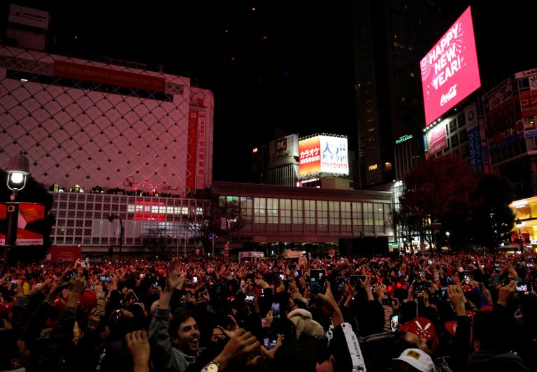 عروض الألعاب النارية في بانكوك احتفالا بالعام الجديد