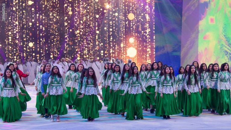 فنان العرب محمد عبده في إحدى حفلاته بالمملكة خلال 2018