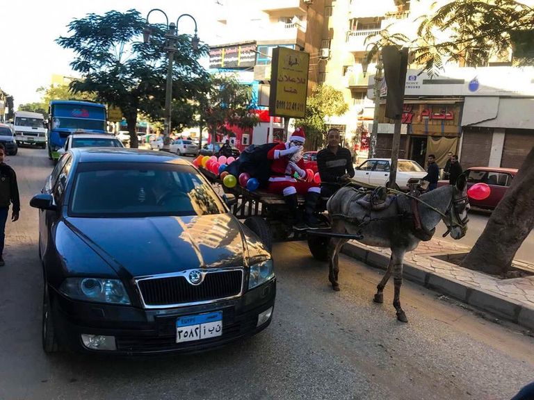 بابا نويل في شوارع مصر