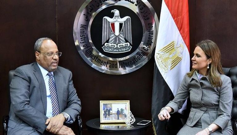 وزيرة الاستثمار المصرية تلتقي سفير الإمارات