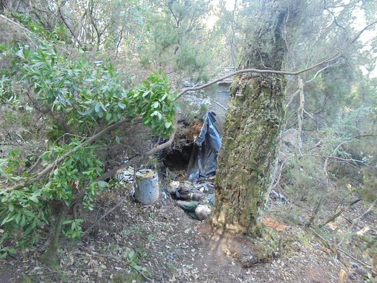 مخبأ الإرهابيين الاثنين في مدينة جيجل وزارة الدفاع الجزائرية