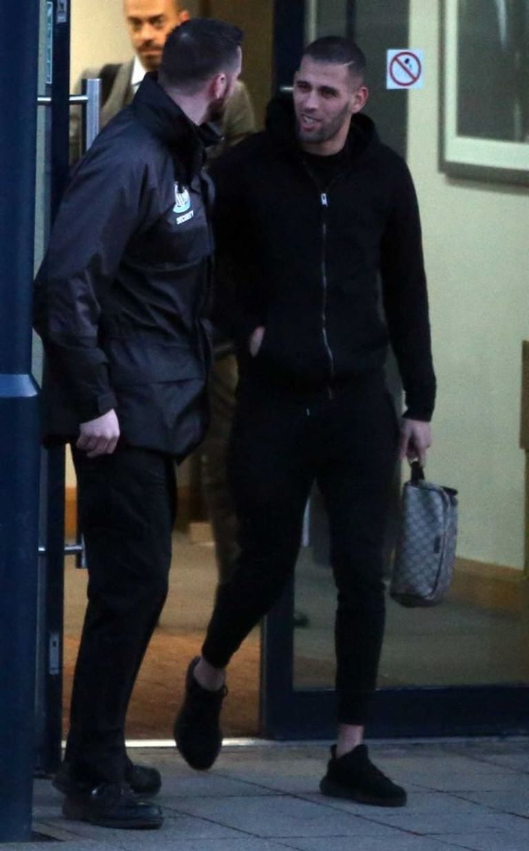 إسلام سليماني بالمركز الطبي لنيوكاسل إسلام سليماني في مطار نيوكاسل