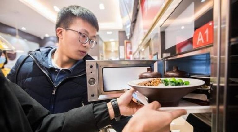 مطعم ذكي بدون موظفين في الصين