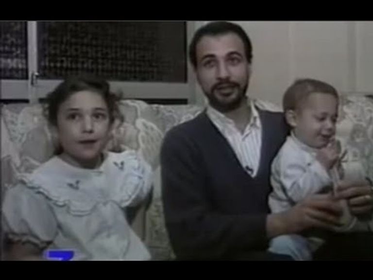 طارق رمضان مع ابناءه طارق رمضان أنشأ منظمة "إنسانية" لمداراة انحرافاته الفكرية والسلوكية