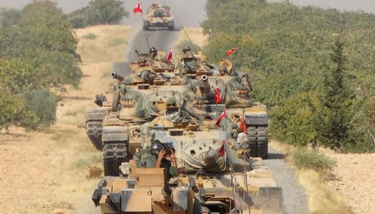 دبابات تركية على الحدود مع سوريا 