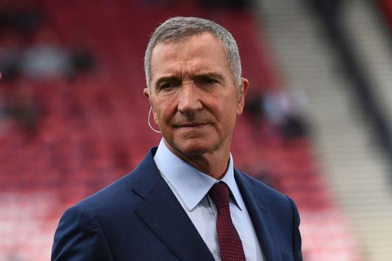 جرايم سونيس لاعب توتنهام السابق