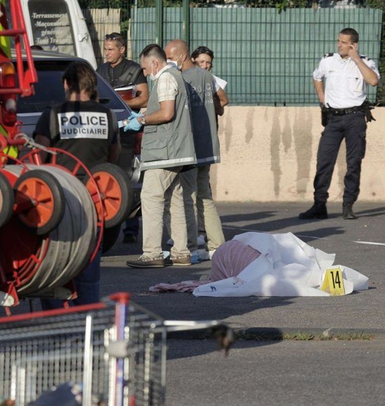 آخر جريمة قتل يوم الجمعة موقع إحدى الجرائم التي اُرتكبت في فرنسا