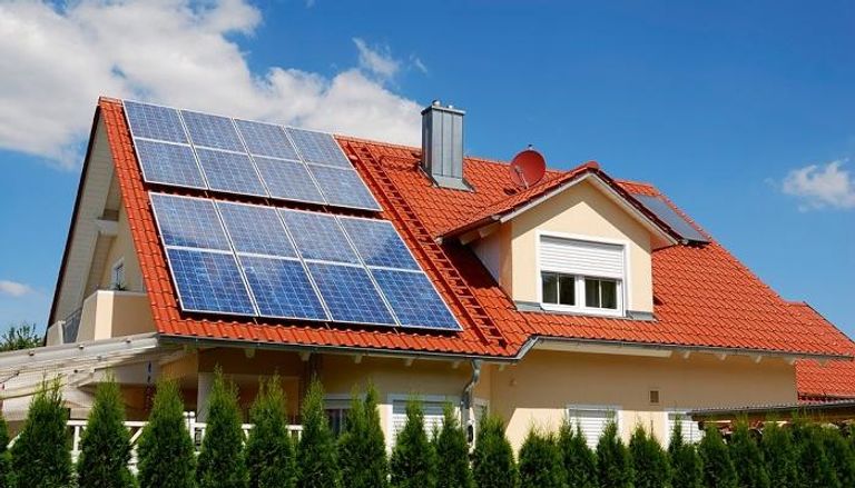 إمداد 50 ألف منزل في أستراليا بألواح شمسية وبطاريات