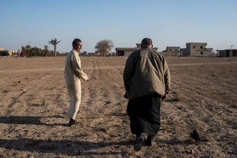 تربة الكثير من القرى العراقية لم تعد صالحة للزراعة مبان دمرت جراء الاشتباكات في الموصل