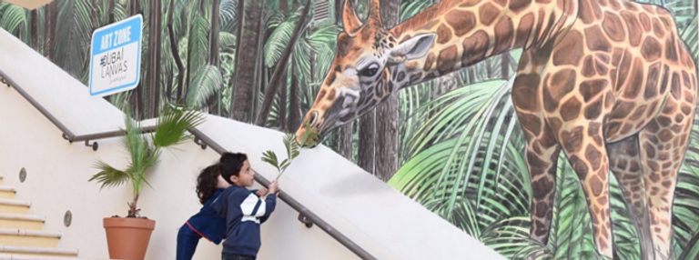 عمل فني في دورة سابقة من دبي كانْفَس