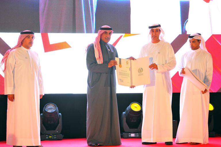 الرميثي يكرم المشاركين بإنجاح مجالس شرطة أبوظبي