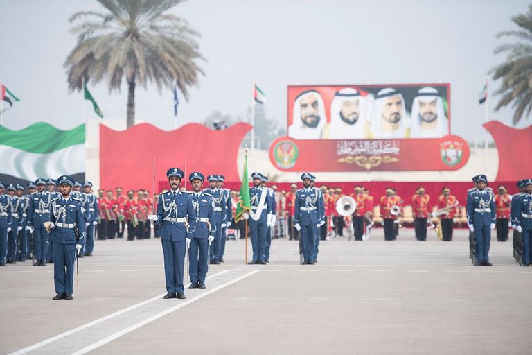 الخريجون أثبتوا الكفاءة والقدرة الشيخ سعود بن راشد المعلا والشيخ سيف بن زايد آل نهيان يشهدان الحفل