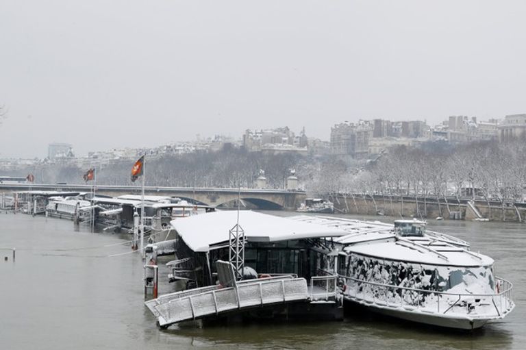 توقف حركة القطارات في شمال فرنسا بسبب الثلوج