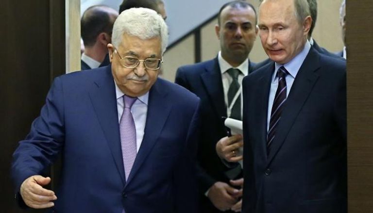الرئيس الروسي فلاديمير بوتين والرئيس الفلسطيني محمود عباس