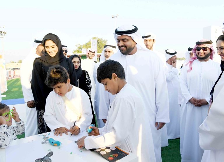 الشيخ محمد بن حمد بن محمد الشرقي خلال الافتتاح ولي عهد الفجيرة في افتتاح فعاليات شهر الابتكار بالإمارة