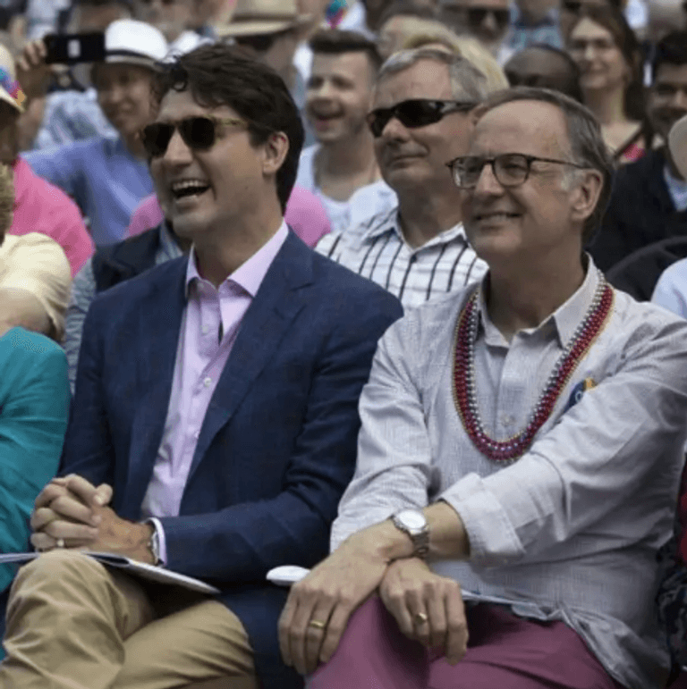 أساتذة الجامعة يفضلون الابتعاد عن البدلة