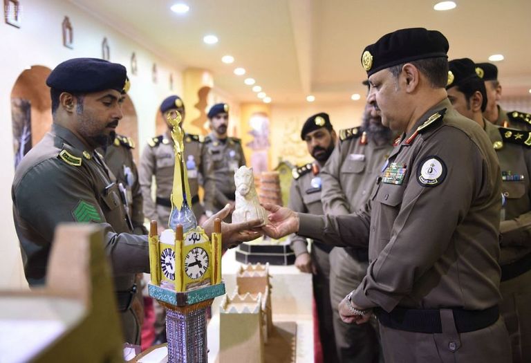 إبداعات النزلاء لاقت ترحيبا كبيراً من رواد المعرض افتتاح معرض لنزلاء السجون بمهرجان الجنادرية