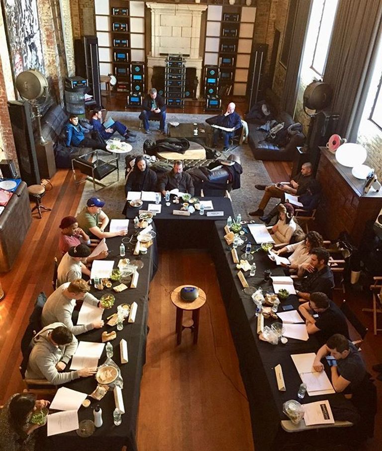 صورة نشرتها بريانكا على حسابها من جلسات العمل على سيناريو المسلسل بريانكا تشوبرا تواصل تصوير "كوانتيكو"