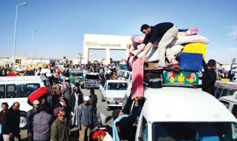 نازحين من تاورغاء نازحون ليبيون يحاولون العودة إلى تاورغاء