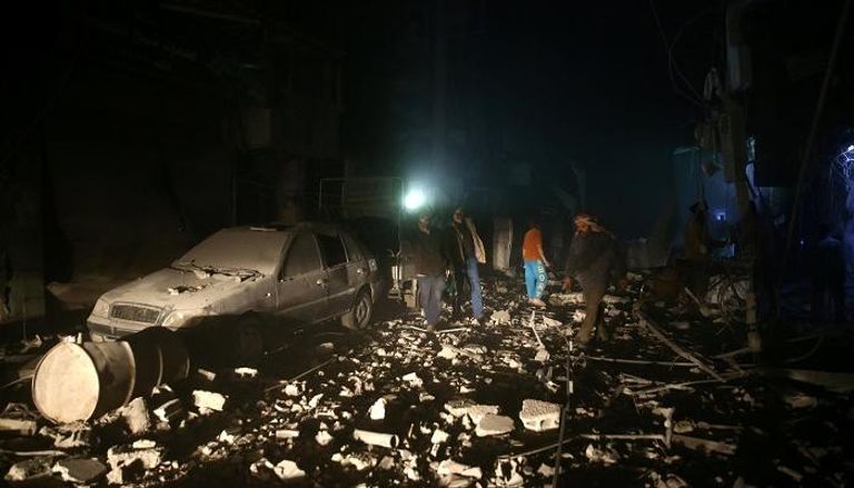 آثار التدمير الناجمة عن غارة جوية على الغوطة الشرقية- رويترز