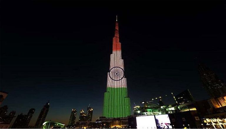 إضاءة برج خليفة بألوان علم الهند