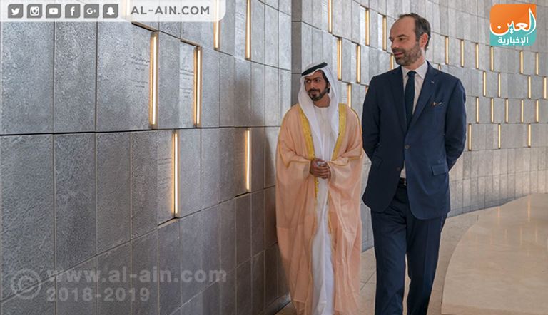 رئيس وزراء فرنسا يتفقد واحة الكرامة الشيخ خليفة بن طحنون ورئيس وزراء فرنسا في واحة الكرامة