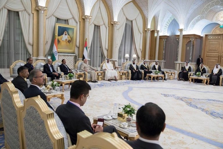 جلسة مباحثات بين الشيخ محمد بن زايد آل نهيان ورئيس وزراء الهند الشيخ محمد بن زايد آل نهيان ورئيس الوزراء الهندي