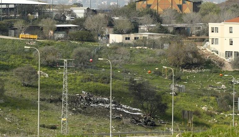 آثار حطام الطائرة الإسرائيلية- أ.ف.ب
