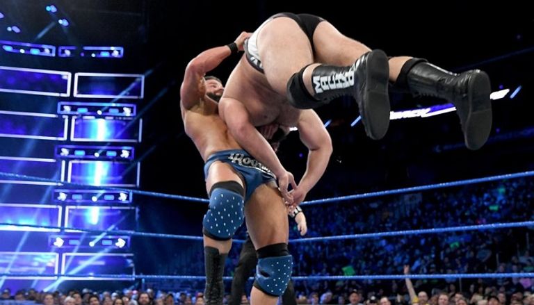 الحكم يعلن فوز بوبي رود بالنزال