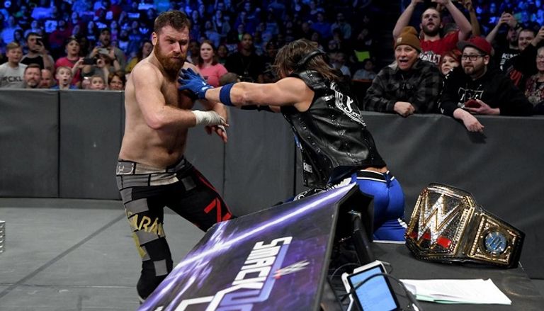 دانيال براين يعلن عن نزال ثلاثي على بطولة WWE