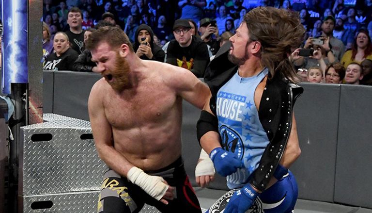 دانيال براين يعلن عن نزال ثلاثي على بطولة WWE