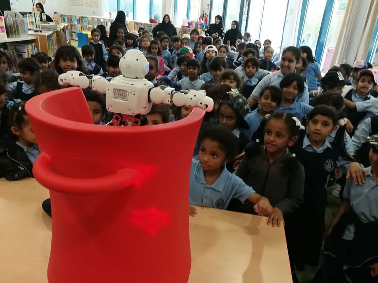ورشة "الروبوت الذكي رفيق القراءة" في أبوظبي 