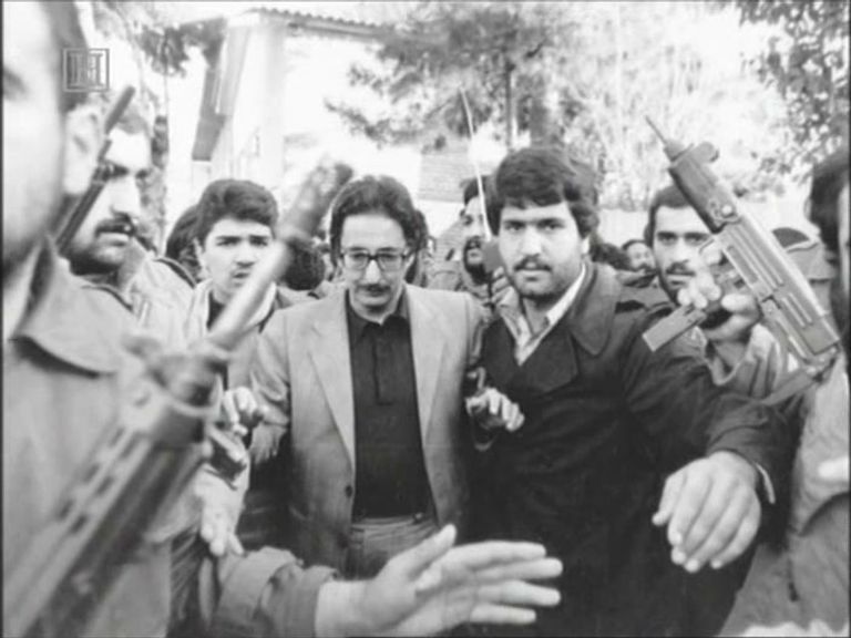 أبو الحسن بني الصدر مؤتمر سابق للمعارضة الإيرانية في باريس