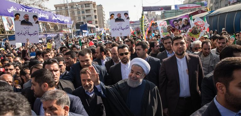 مرشد إيران علي خامنئي والرئيس الإيراني حسن روحاني