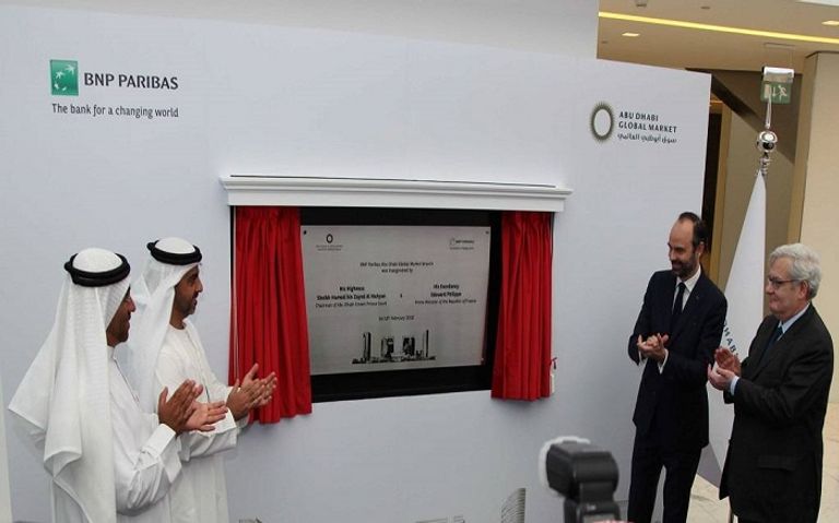 الشيخ محمد بن زايد يستقبل رئيس مجموعة "بي إن بي باريبا" - وام