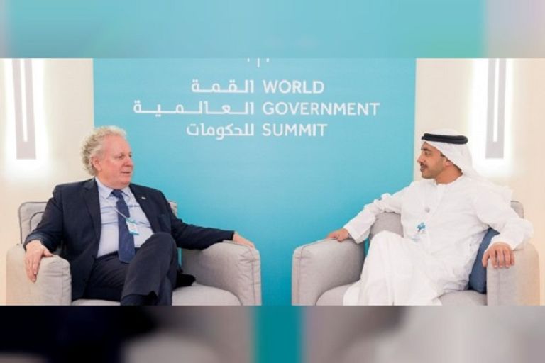 الشيخ عبدالله بن زايد آل نهيان مع مدير عام منظمة الصحة العالمية