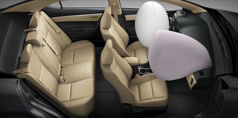 الوسائد الهوائية الأمامية في تويوتا كورولا
