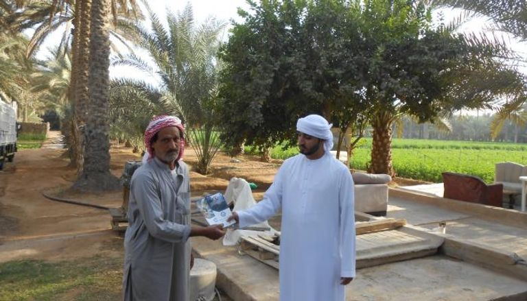 الرقابة الغذائية تنفذ حملة توعية للمزارع بمدينة العين