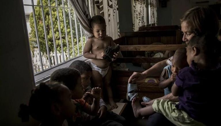 الآباء في فنزويلا يضعون أبناءهم في ملاجئ بسبب الاقتصاد