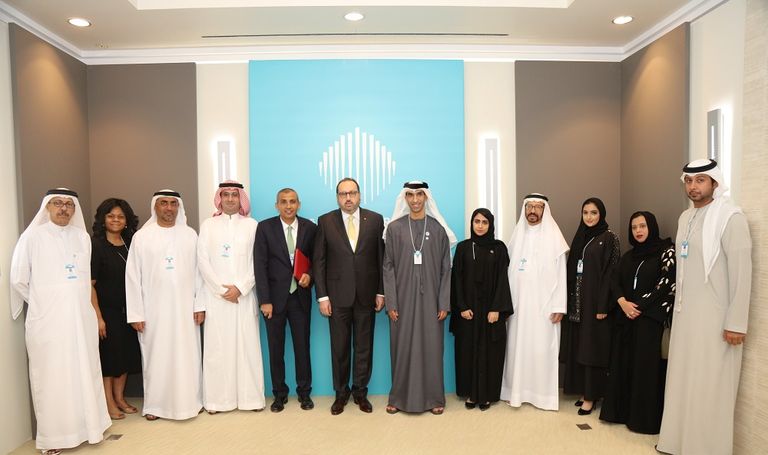 الدكتور ثاني الزيودي وآلان بجاني أثناء توقيع الاتفاقية