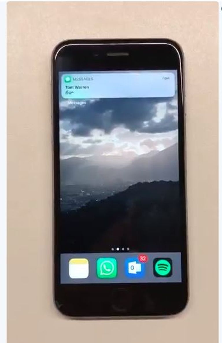 تحذيرات من رسالة نصية تعطل جميع أجهزة أبل