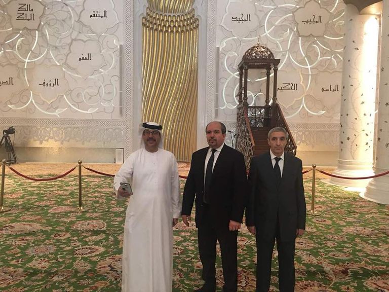 زيارة وزير الشؤون الدينية الجزائري إلى جامع زايد الكبير اجتماع موسع بين الوفدين الإماراتي والجزائري