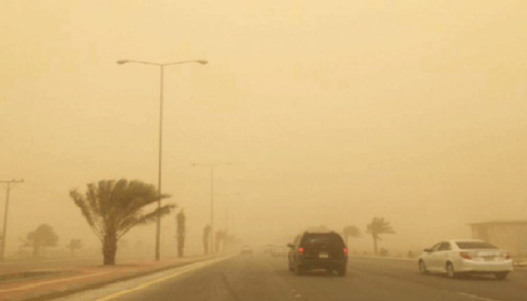 موجة من الغبار تشهدها مناطق في السعودية