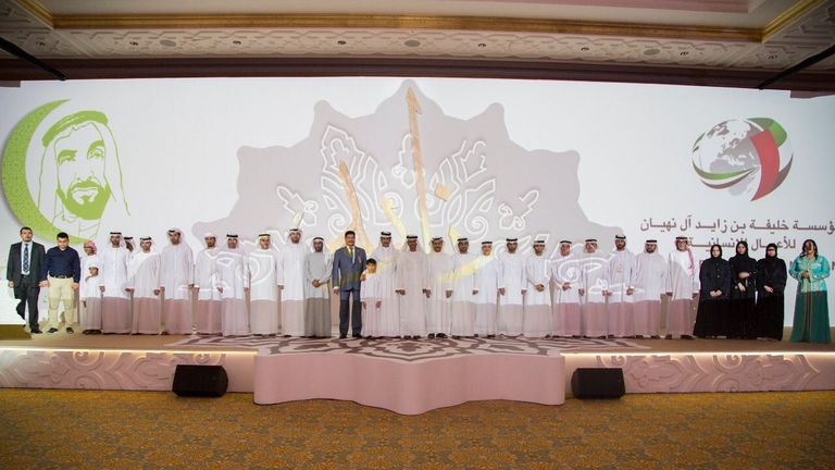  تكريم مؤسسة خليفة الإنسانية في حفل أوائل العمل الخيري والإنساني  